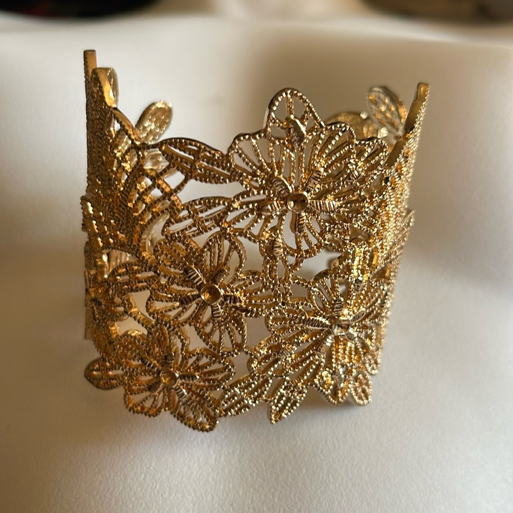 $13, NWT Guess/ Marciano Bracelet